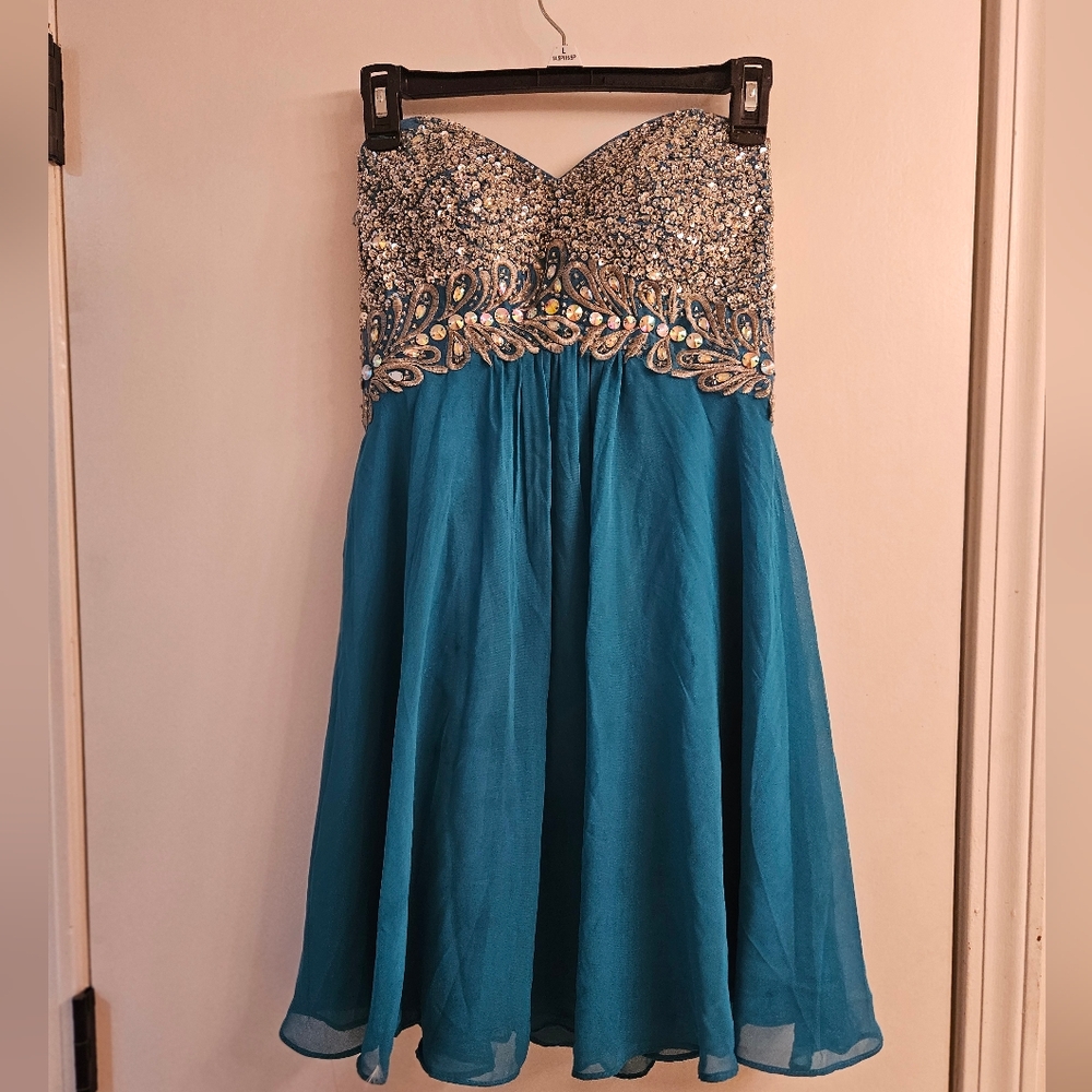 Elegant Strapless Blue Homecoming Dress With Rhinestones
